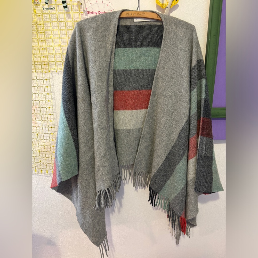 Abraham Moon wool Ruana wrap from England